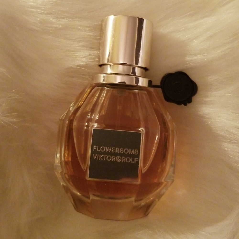 Perfume - Picture 2 of 3